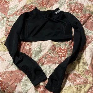 Long sleeve crop top